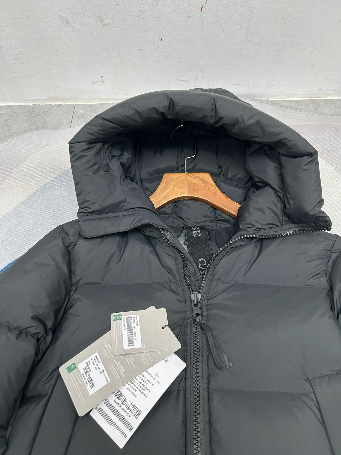 P980 Top Version 2282MB Crofton Puffer New Matte Men's Jacket Down Color: Black Black Label. Size: S M L XL XXL.